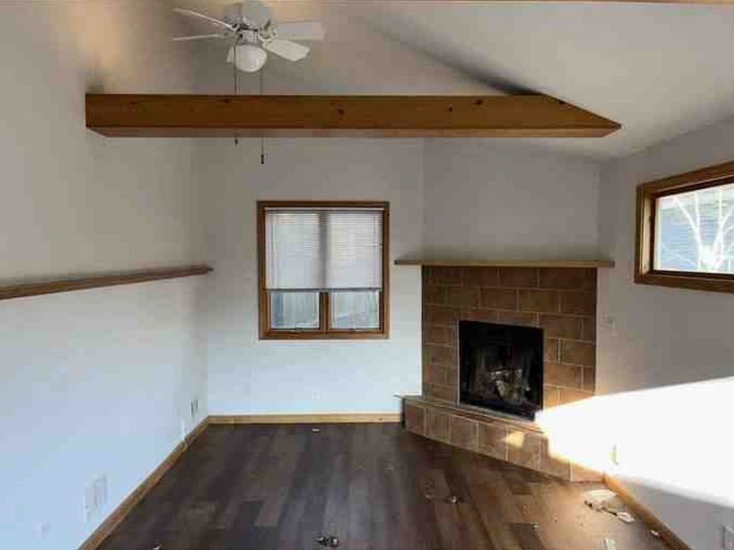 221 Riverside Court Property Photo 5