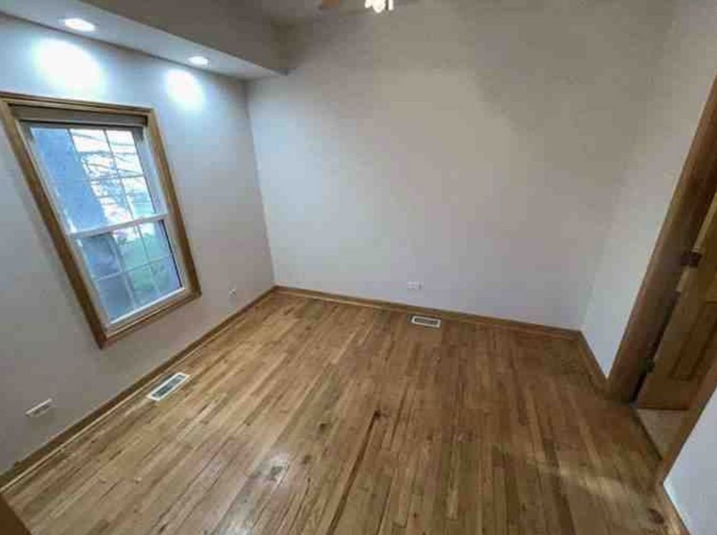 221 Riverside Court Property Photo 11