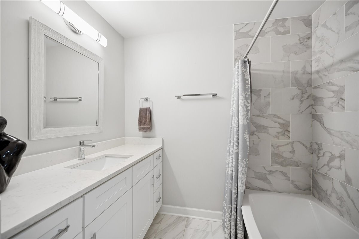 3741 Mission Hills Road 208 Property Photo 17