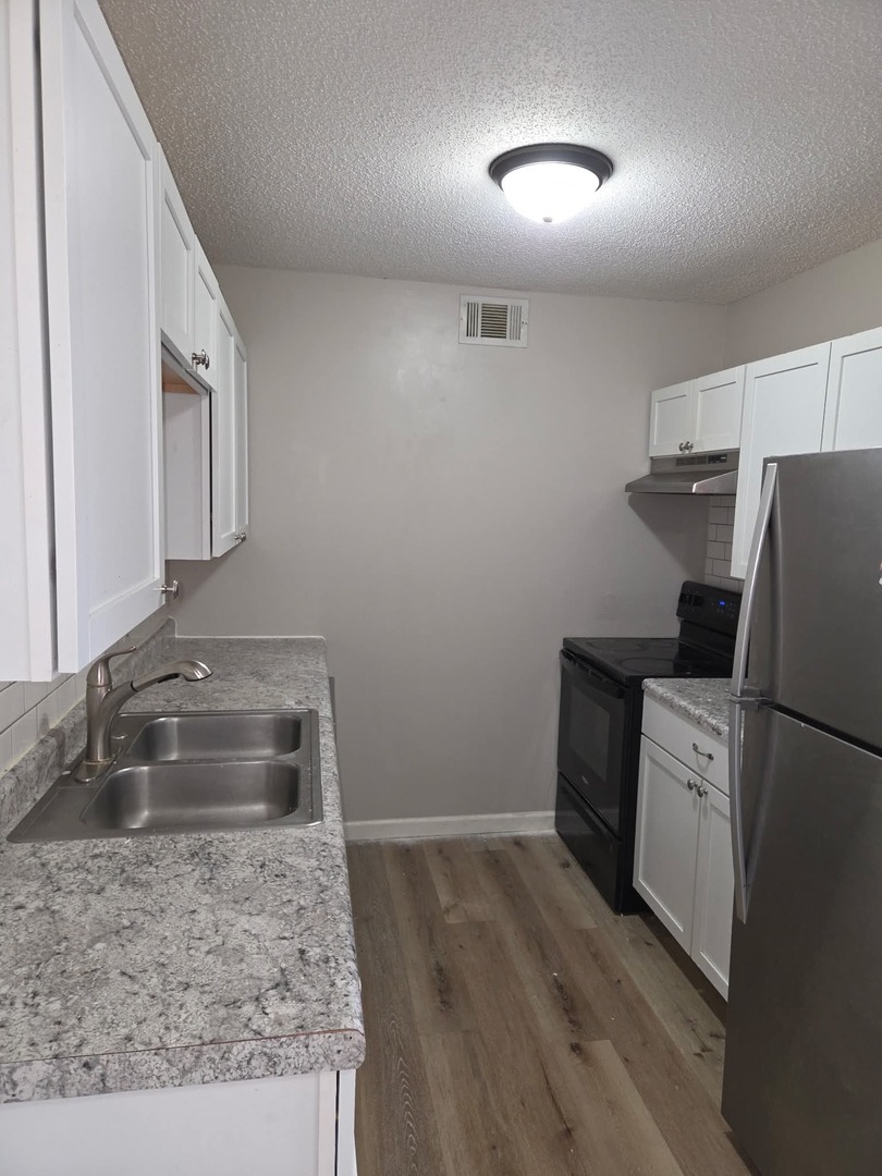 2420 Park Avenue 20 Property Photo 1