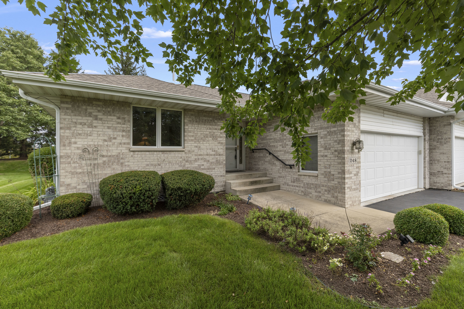 248 Nelson Parkway Property Photo 1