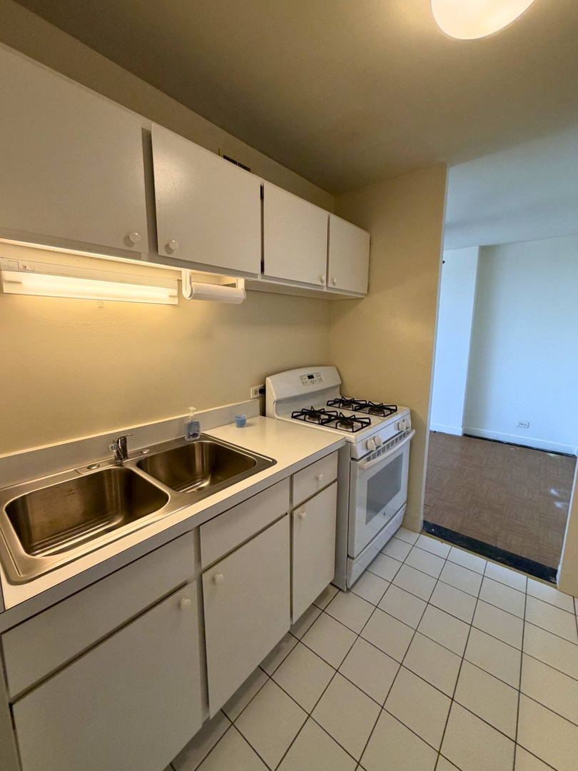 33 N Main Street 2f Property Photo 11