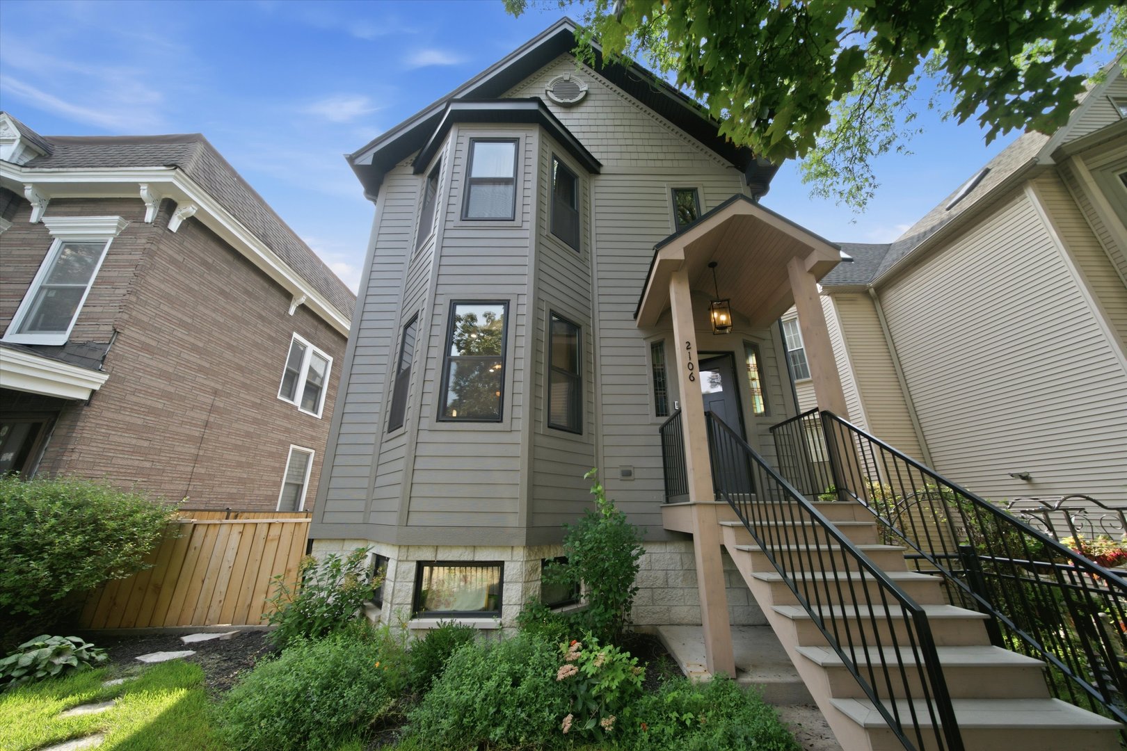 2106 N Campbell Avenue Property Photo 1