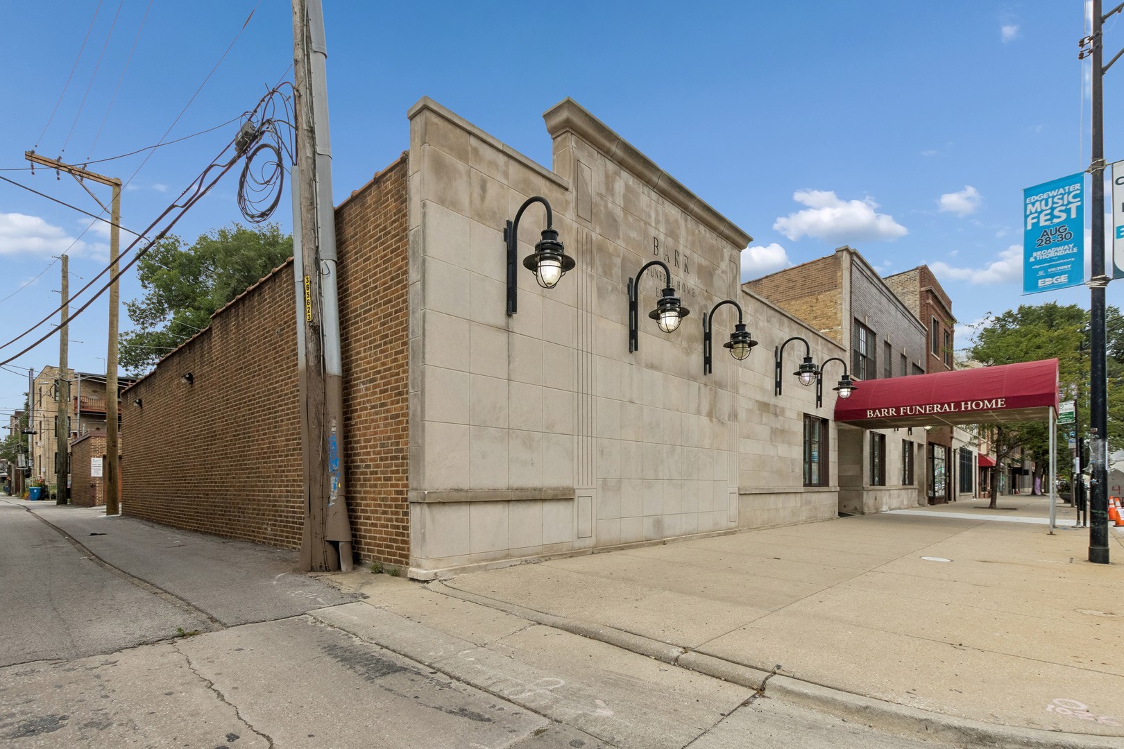 6222 N Broadway Street Property Photo 3