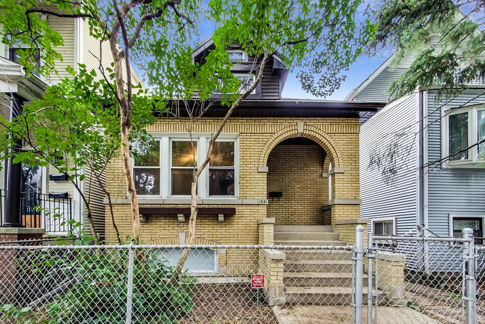 1521 W Nelson Street Property Photo 1