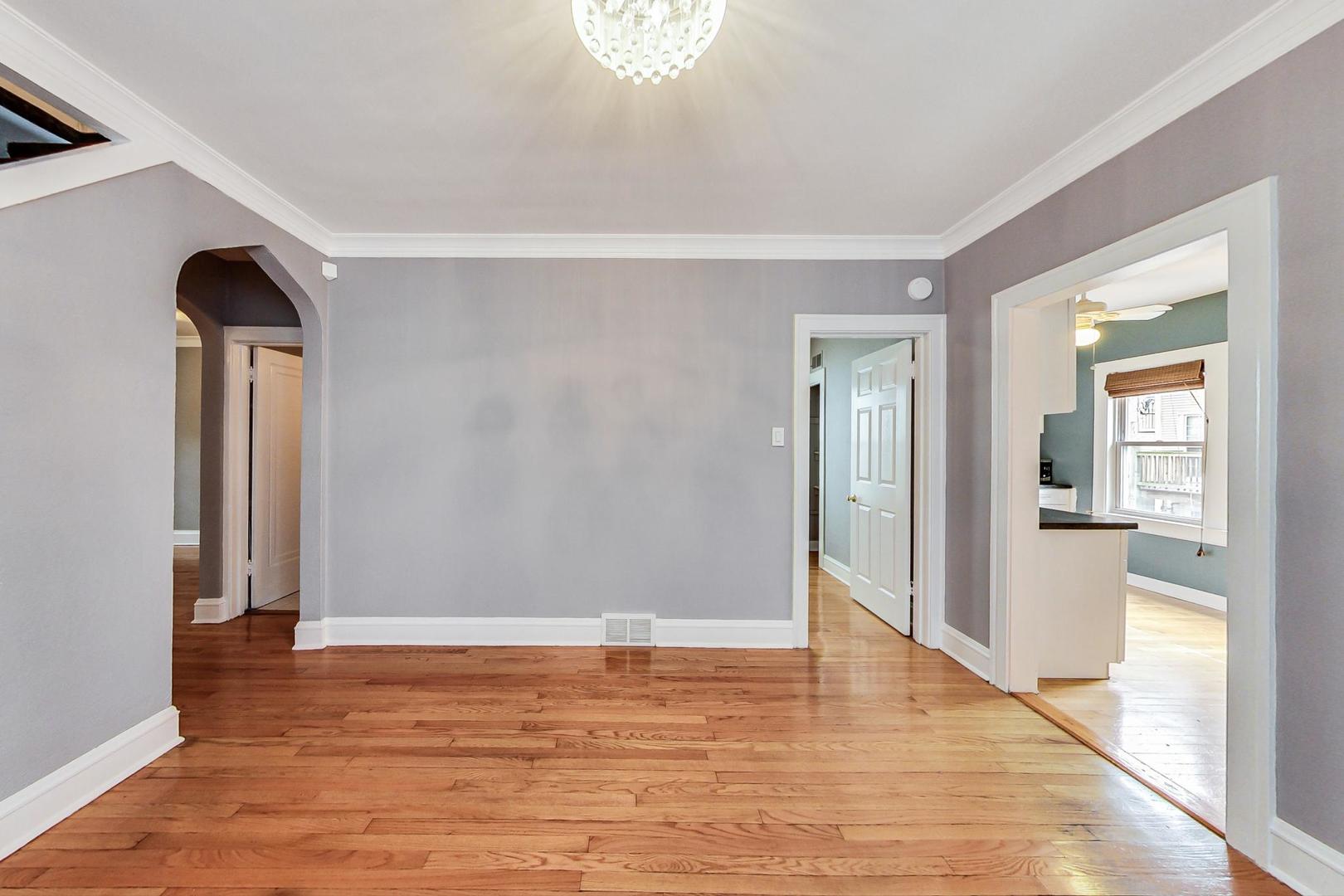 1521 W Nelson Street Property Photo 7