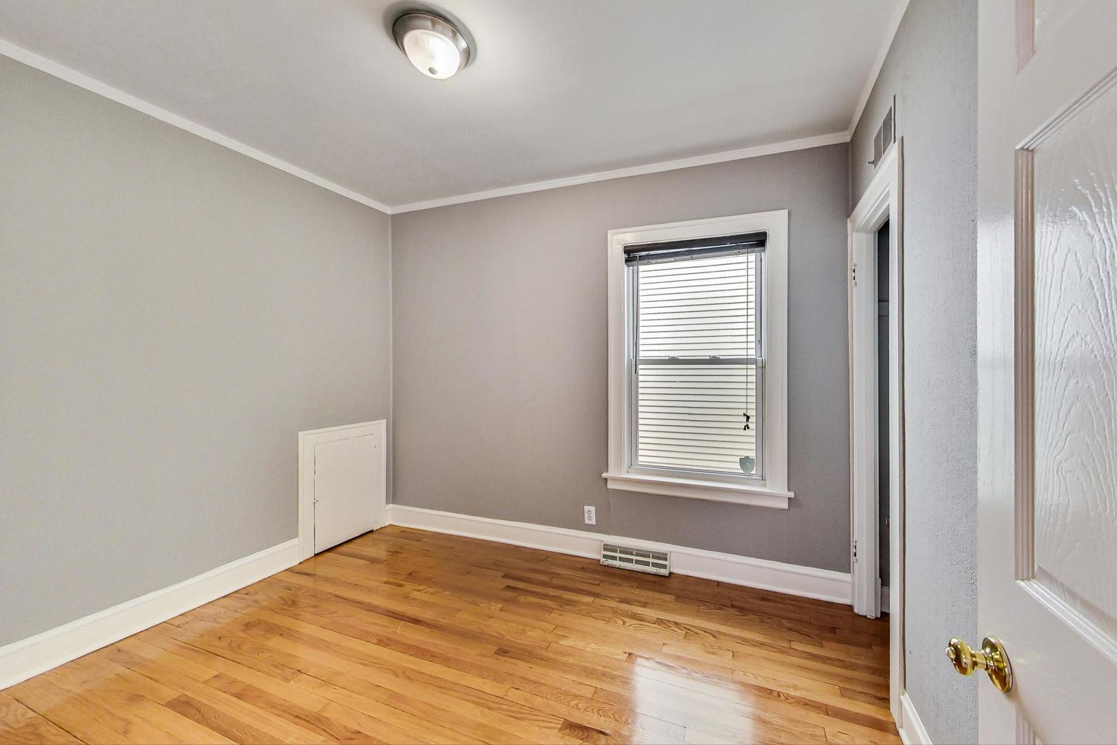 1521 W Nelson Street Property Photo 15