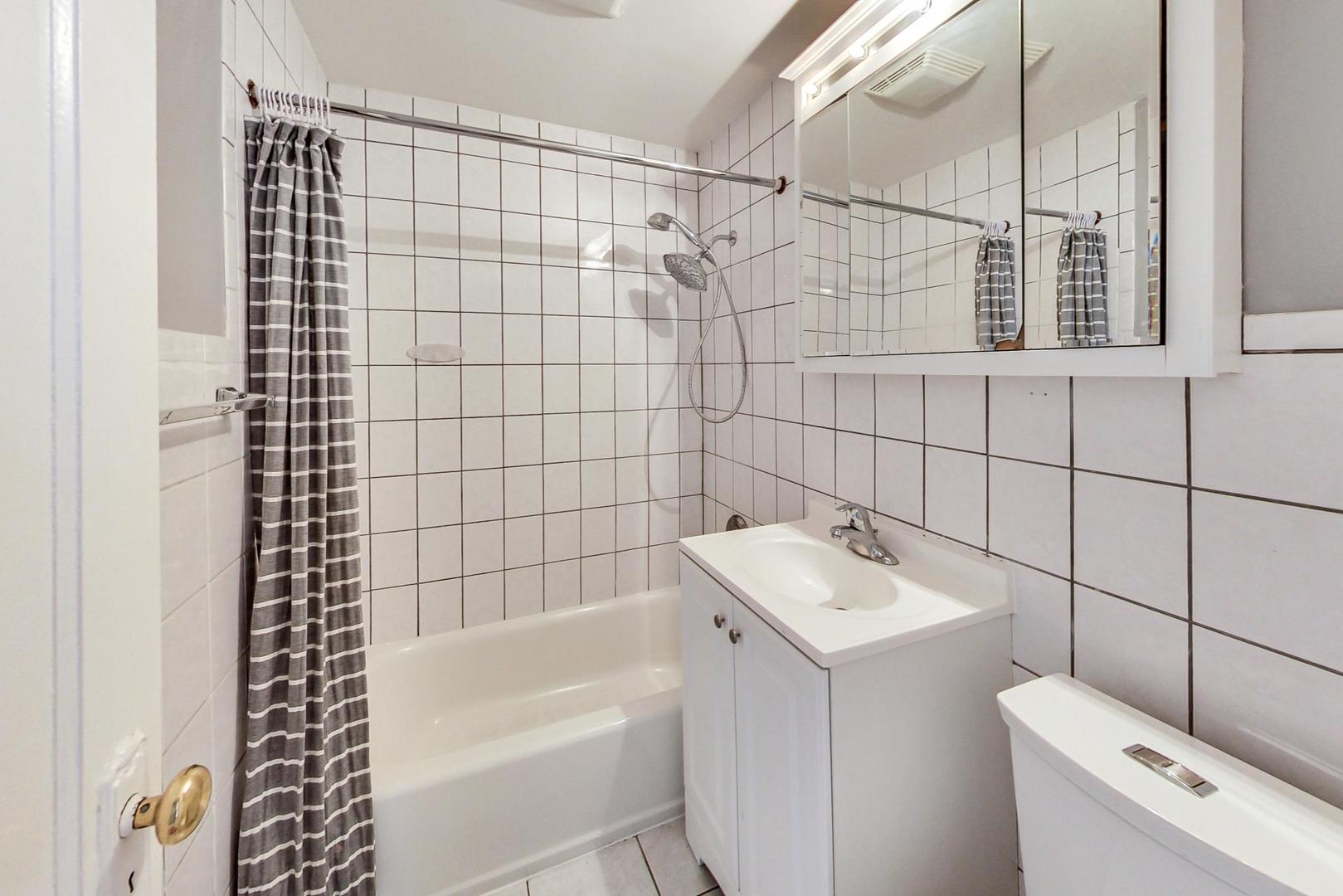 1521 W Nelson Street Property Photo 18