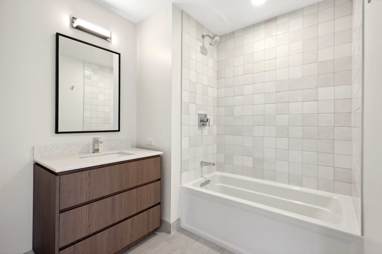 164 N Peoria Street 3307 Property Photo 7