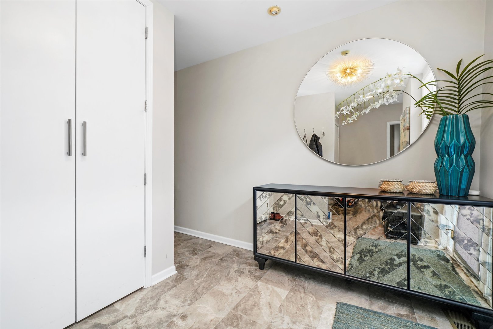430 N Canal Street Property Photo 8