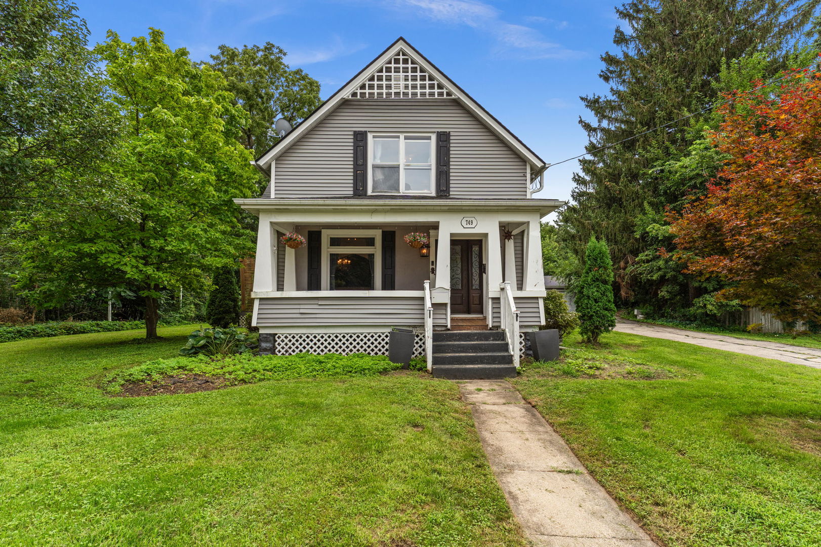 749 N Van Buren Street Property Photo 1