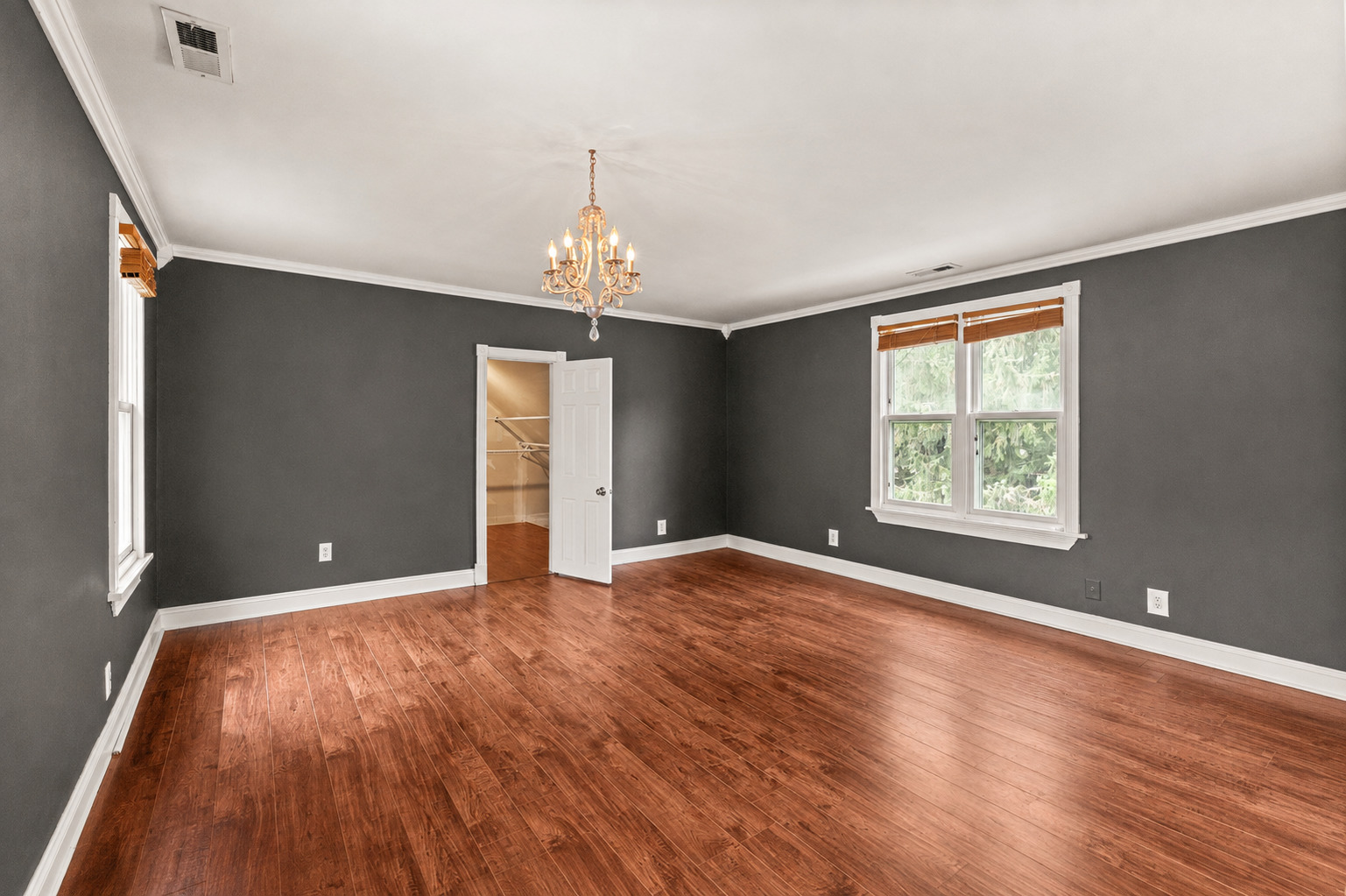749 N Van Buren Street Property Photo 17