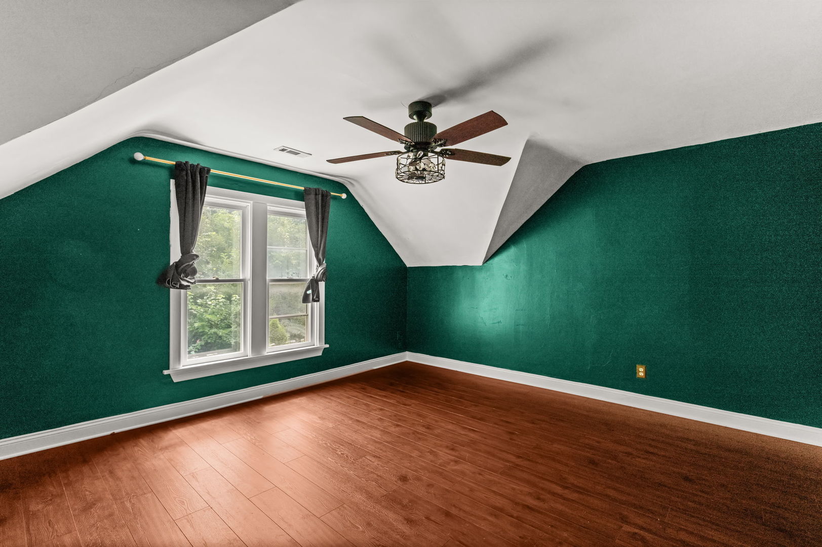 749 N Van Buren Street Property Photo 19