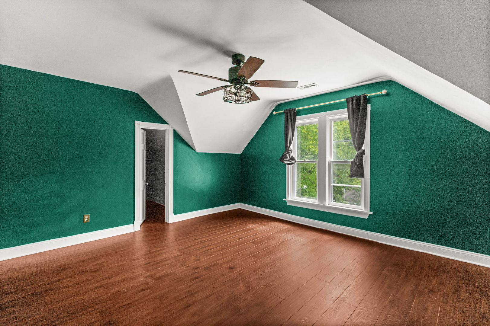 749 N Van Buren Street Property Photo 20