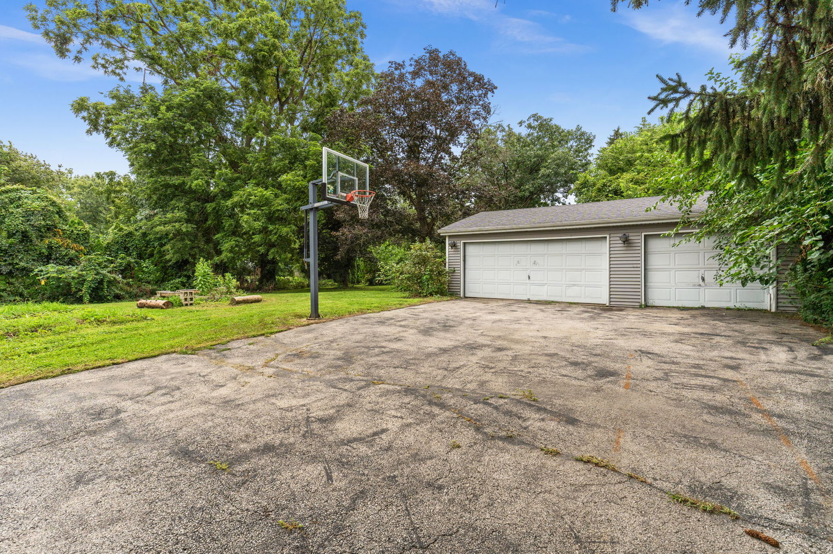 749 N Van Buren Street Property Photo 23