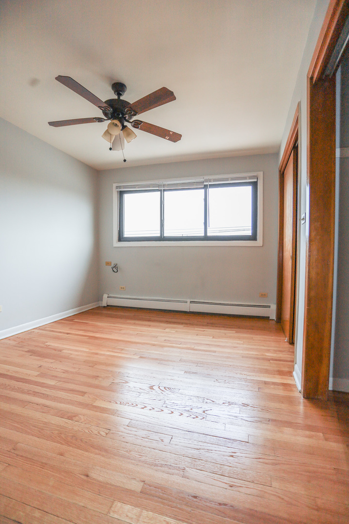 2550 W Catalpa Avenue C4 Property Photo 9