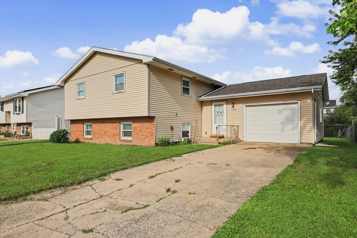 1300 N Motorola Drive Property Photo 3