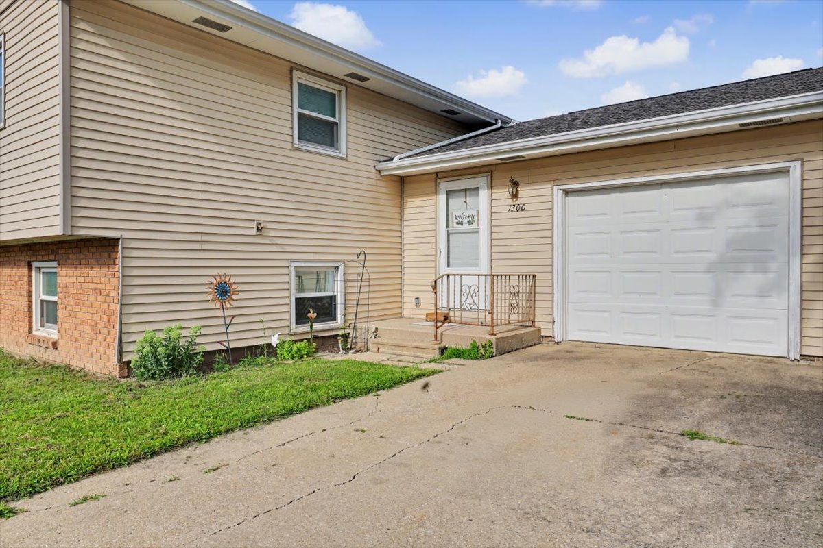 1300 N Motorola Drive Property Photo 5
