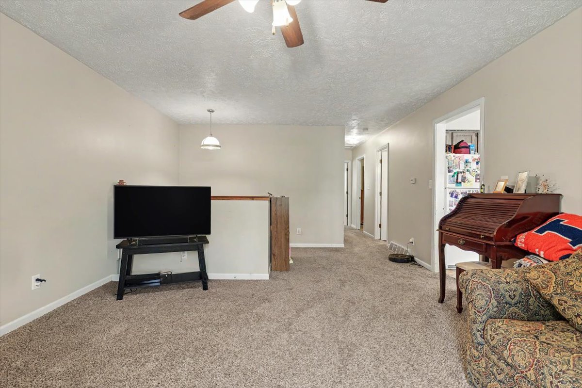 1300 N Motorola Drive Property Photo 9