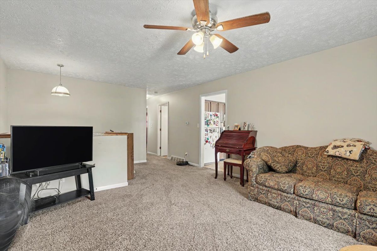 1300 N Motorola Drive Property Photo 10