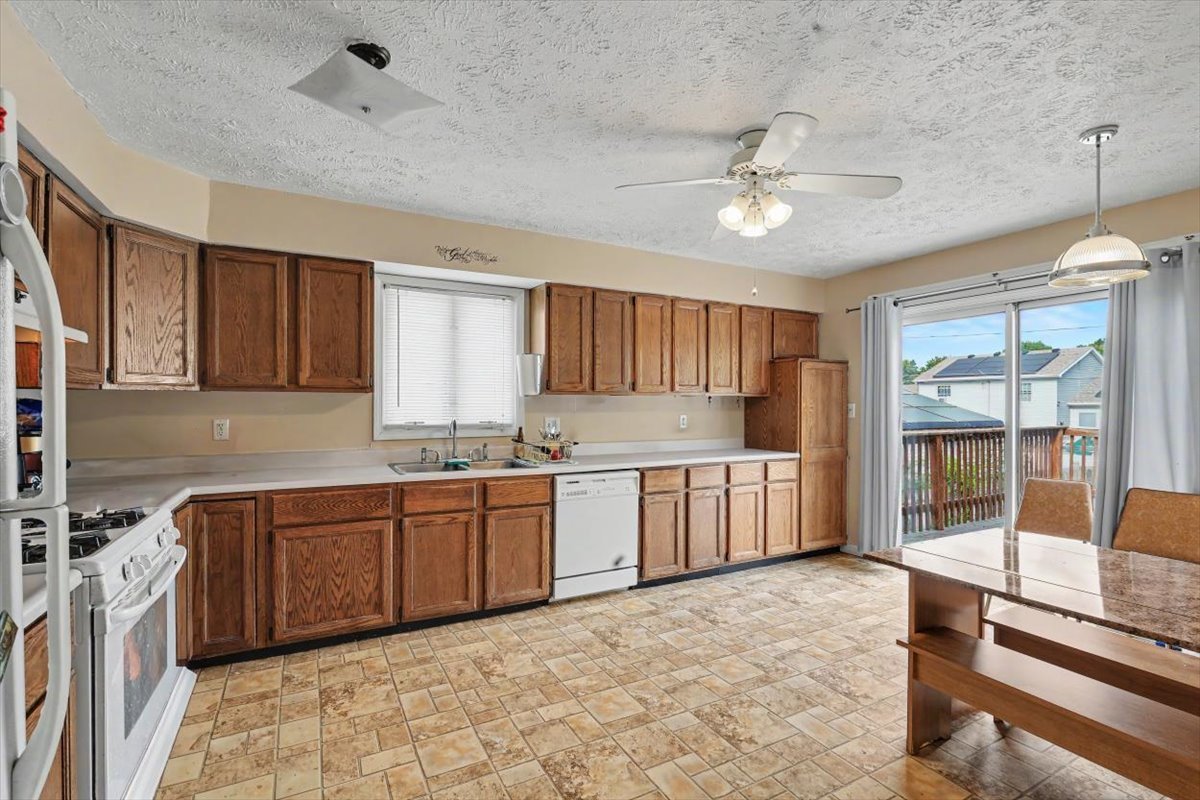 1300 N Motorola Drive Property Photo 11