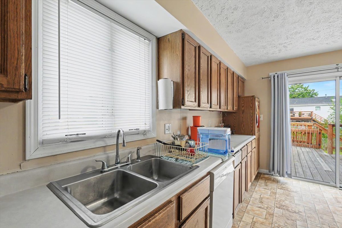 1300 N Motorola Drive Property Photo 14