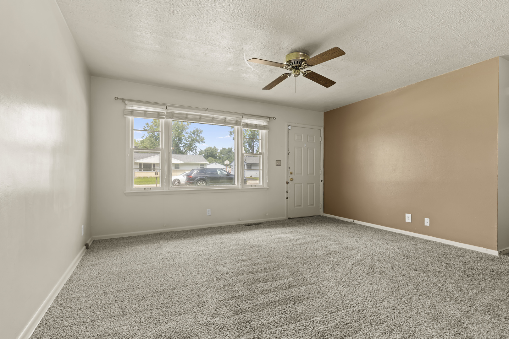 2013 Evans Avenue Property Photo 4