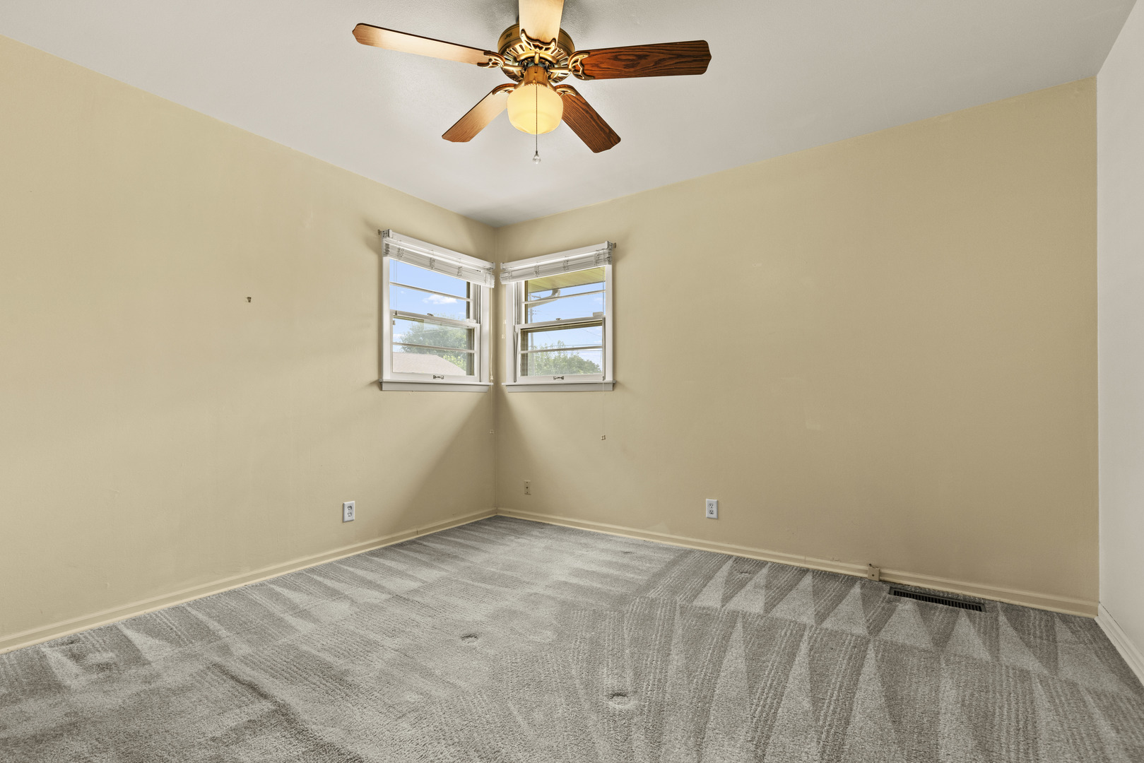 2013 Evans Avenue Property Photo 8
