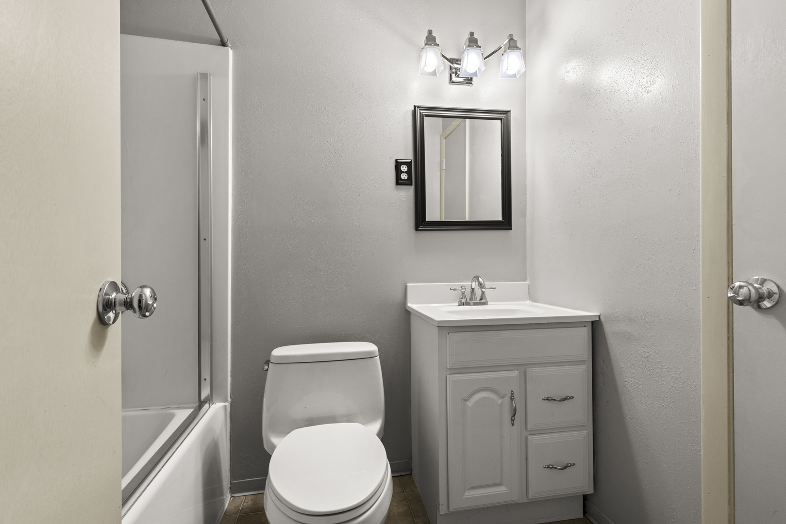 2013 Evans Avenue Property Photo 11