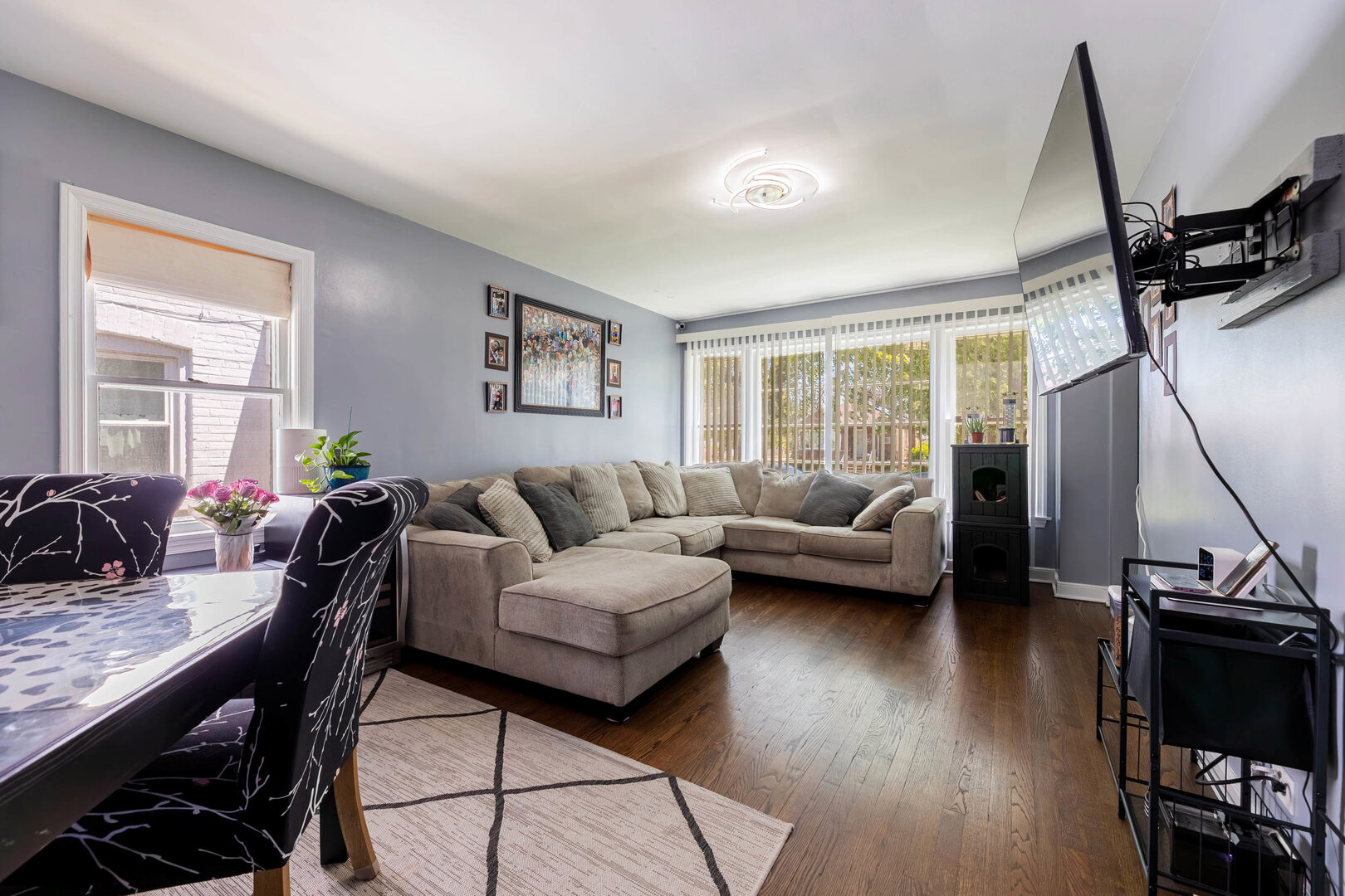 14202 S Dearborn Street Property Photo 2