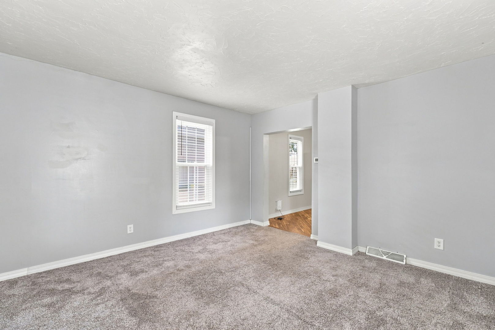2335 33rd Street Property Photo 5