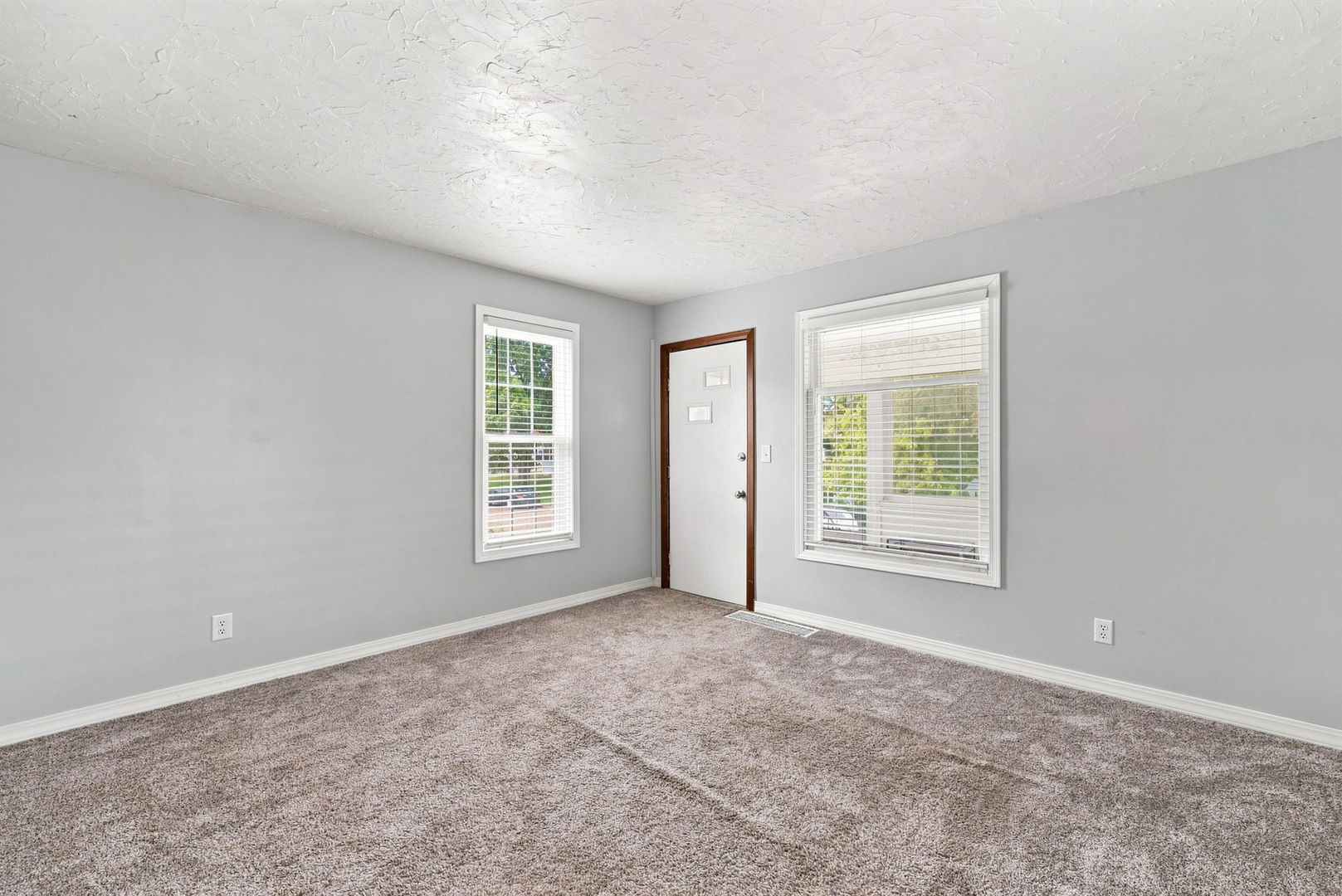2335 33rd Street Property Photo 6