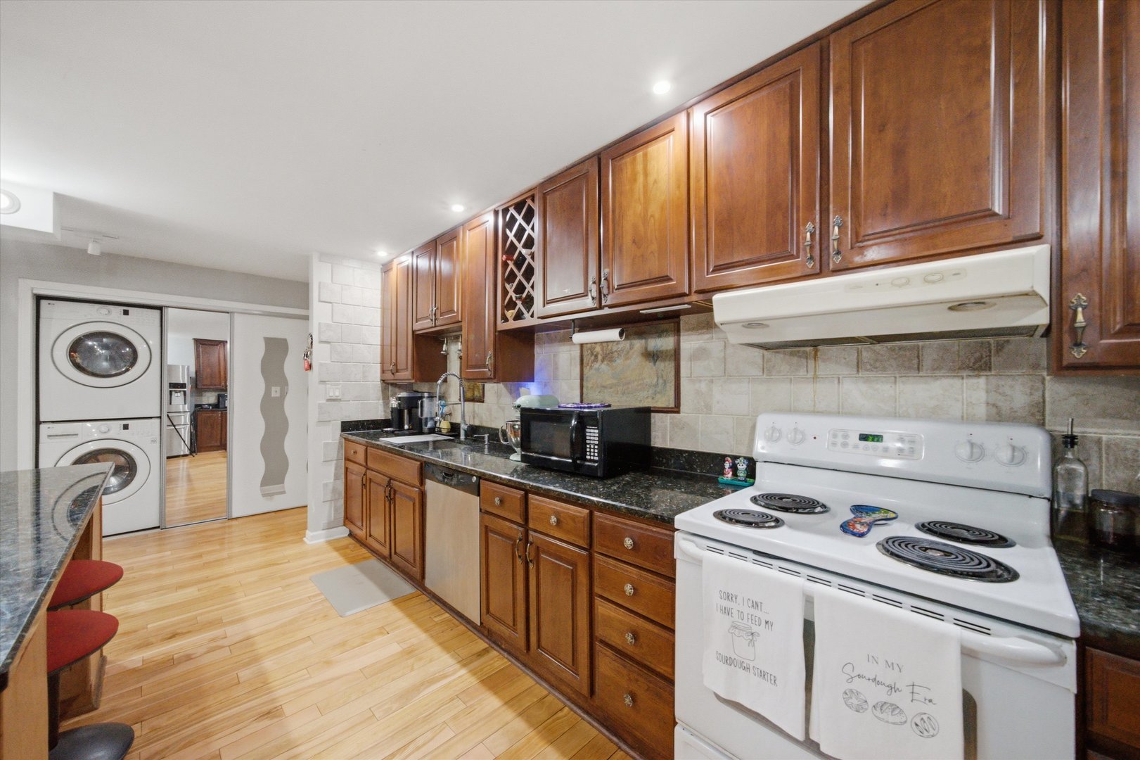 12737316 Property Photo 6