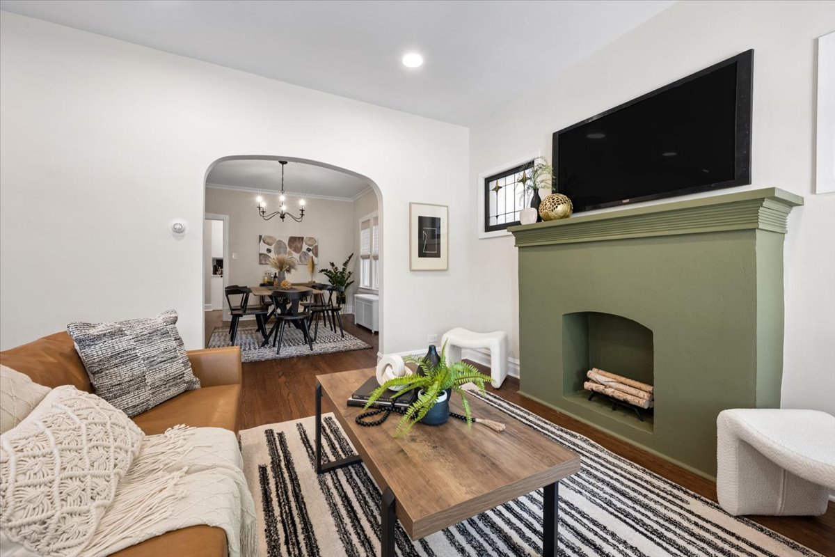 5107 N Lowell Avenue Property Photo 6