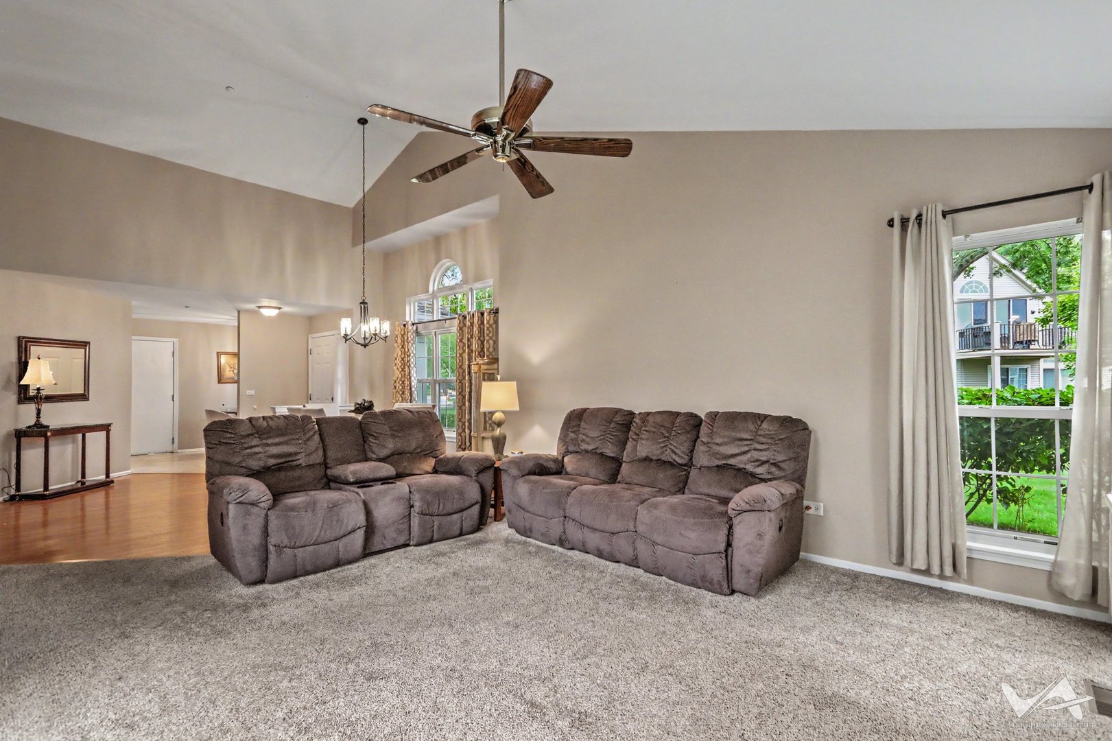 1628 Columbia Circle 1 Property Photo 5