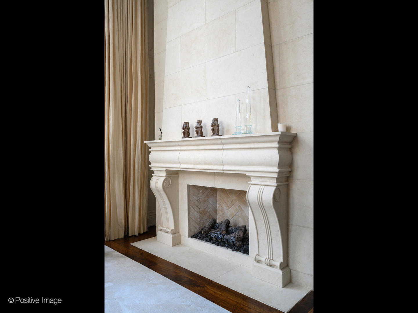 3026 N Lake Shore Drive Property Photo 8