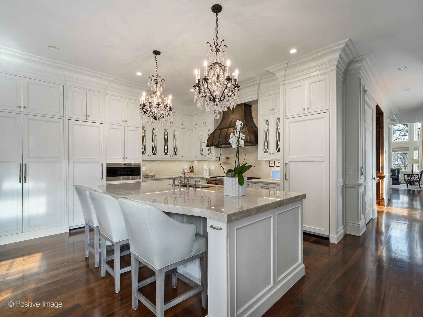 3026 N Lake Shore Drive Property Photo 9