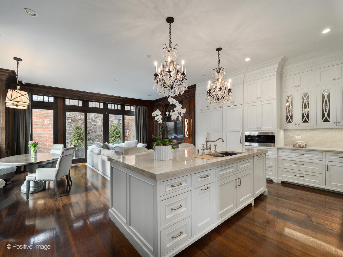 3026 N Lake Shore Drive Property Photo 10