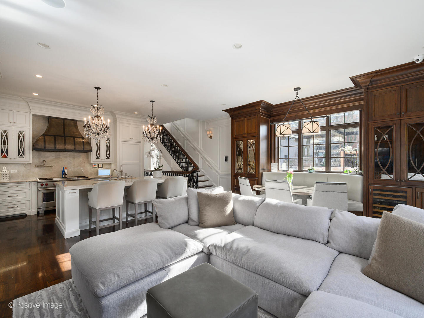 3026 N Lake Shore Drive Property Photo 11