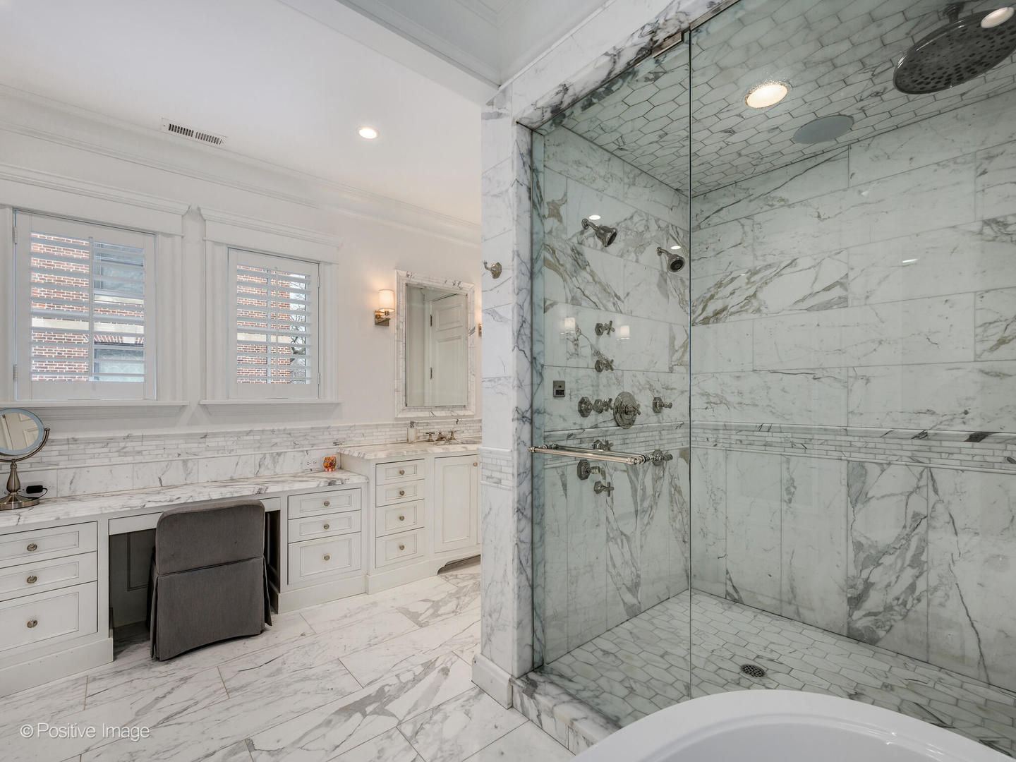 3026 N Lake Shore Drive Property Photo 24