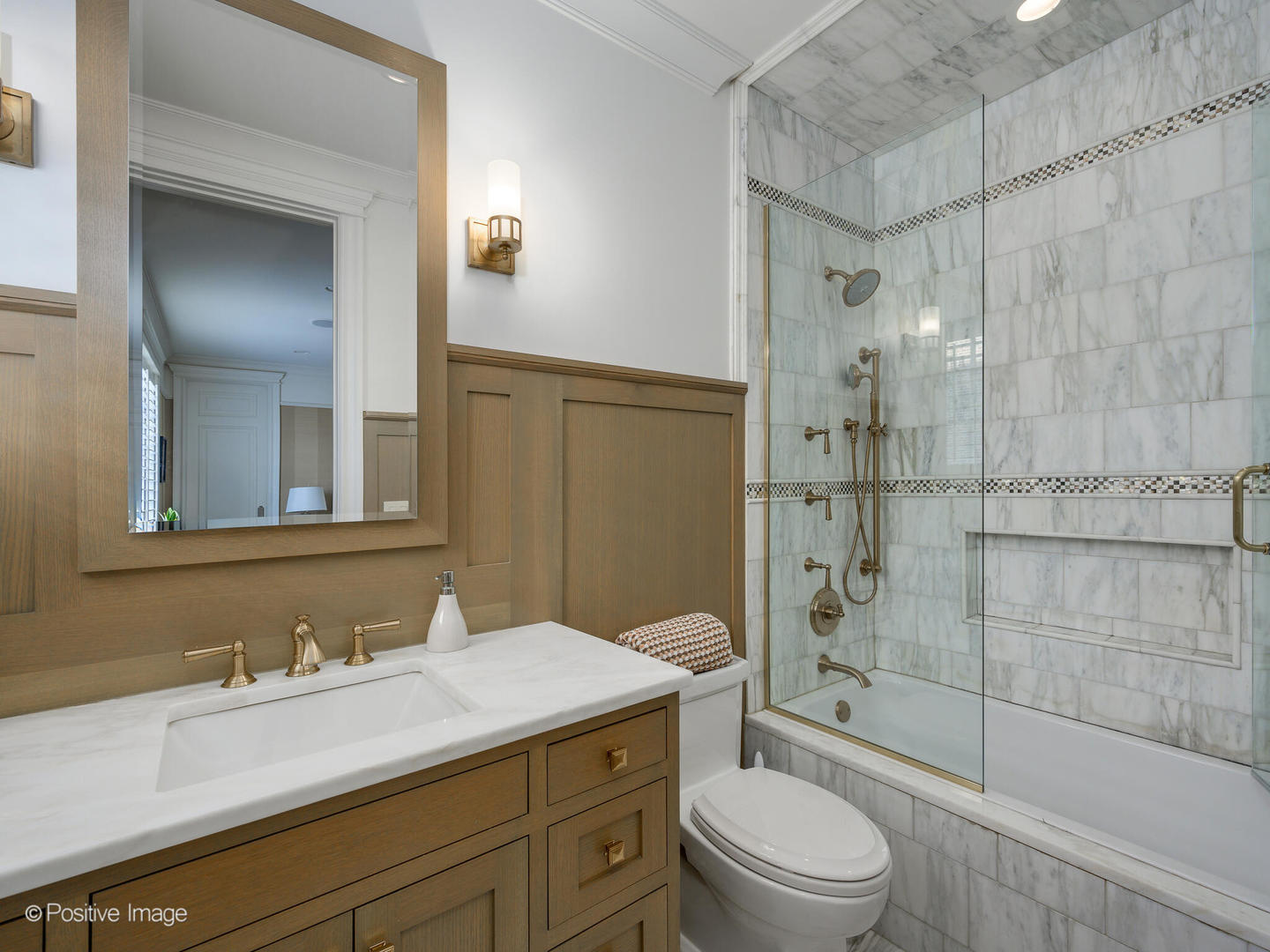 3026 N Lake Shore Drive Property Photo 29