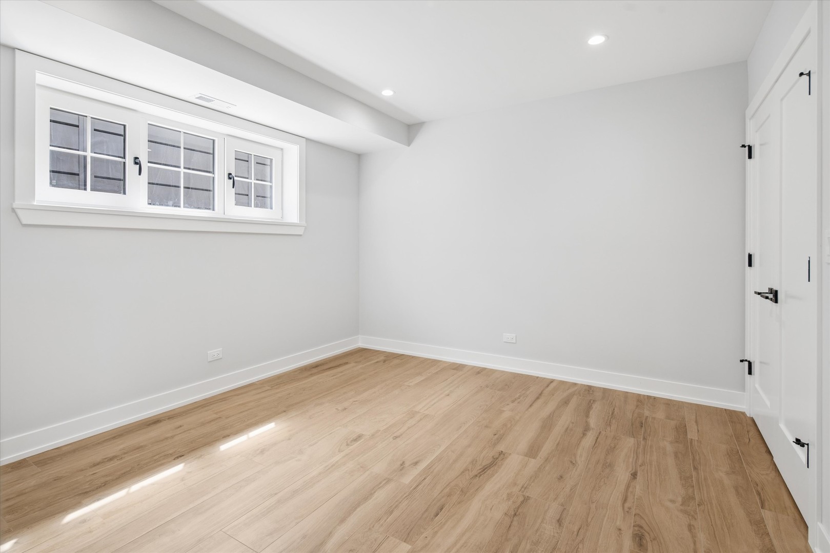 6022 N Ionia Avenue Property Photo 41