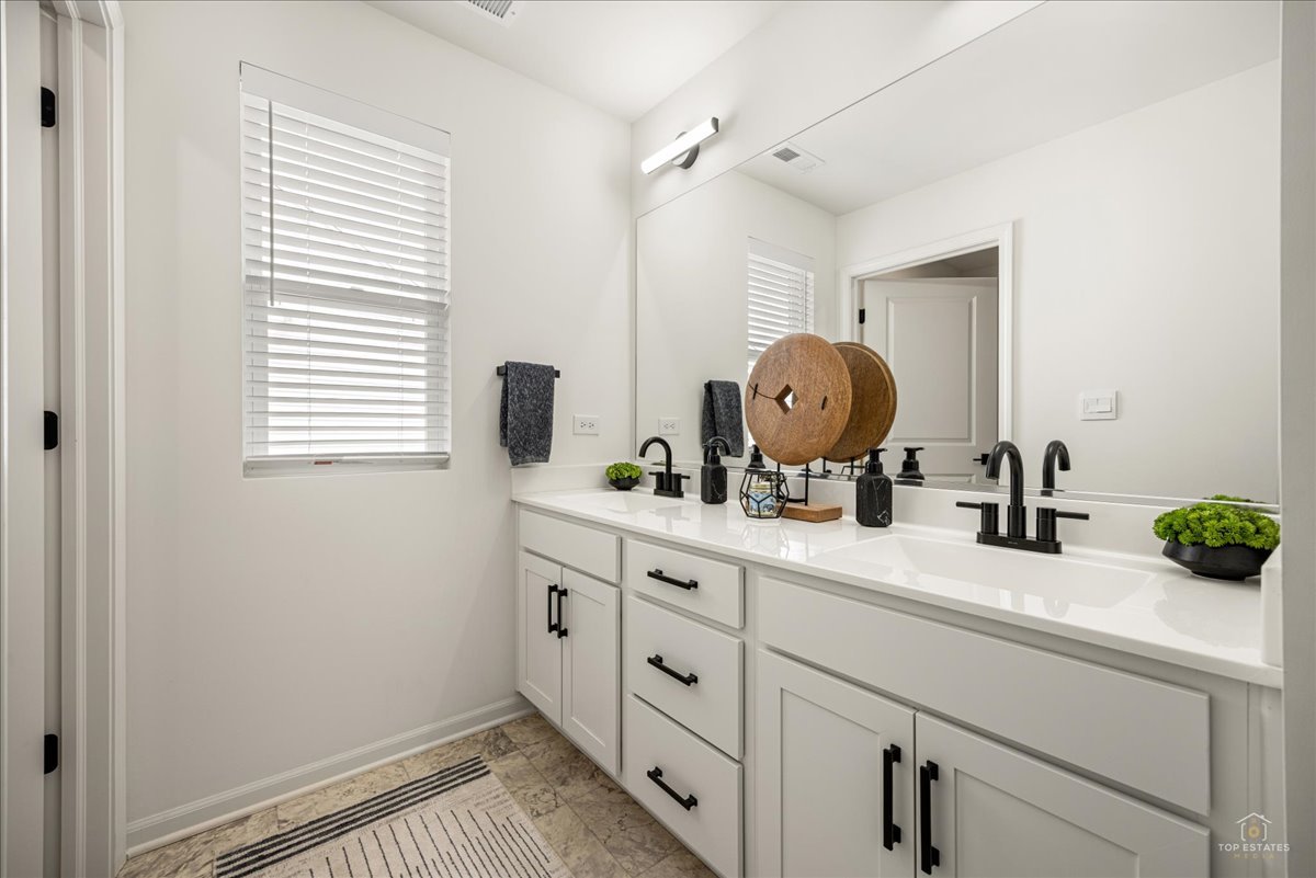 1561 Middleton Road Property Photo 22