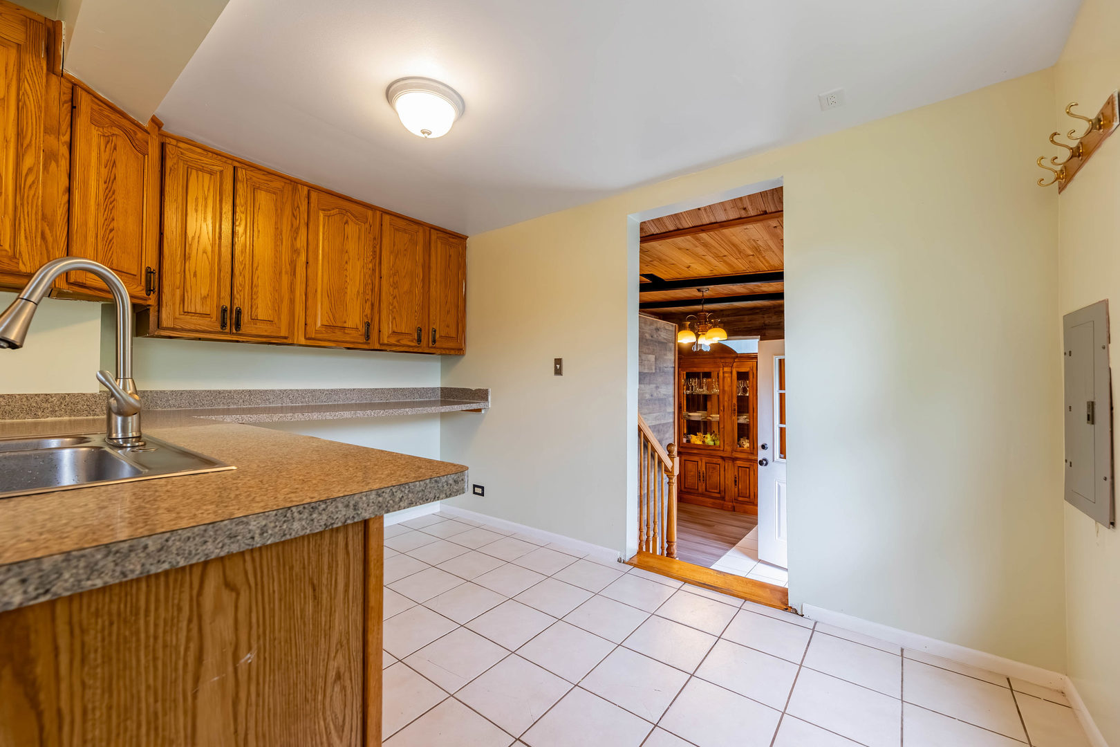 115 N State Street Property Photo 7