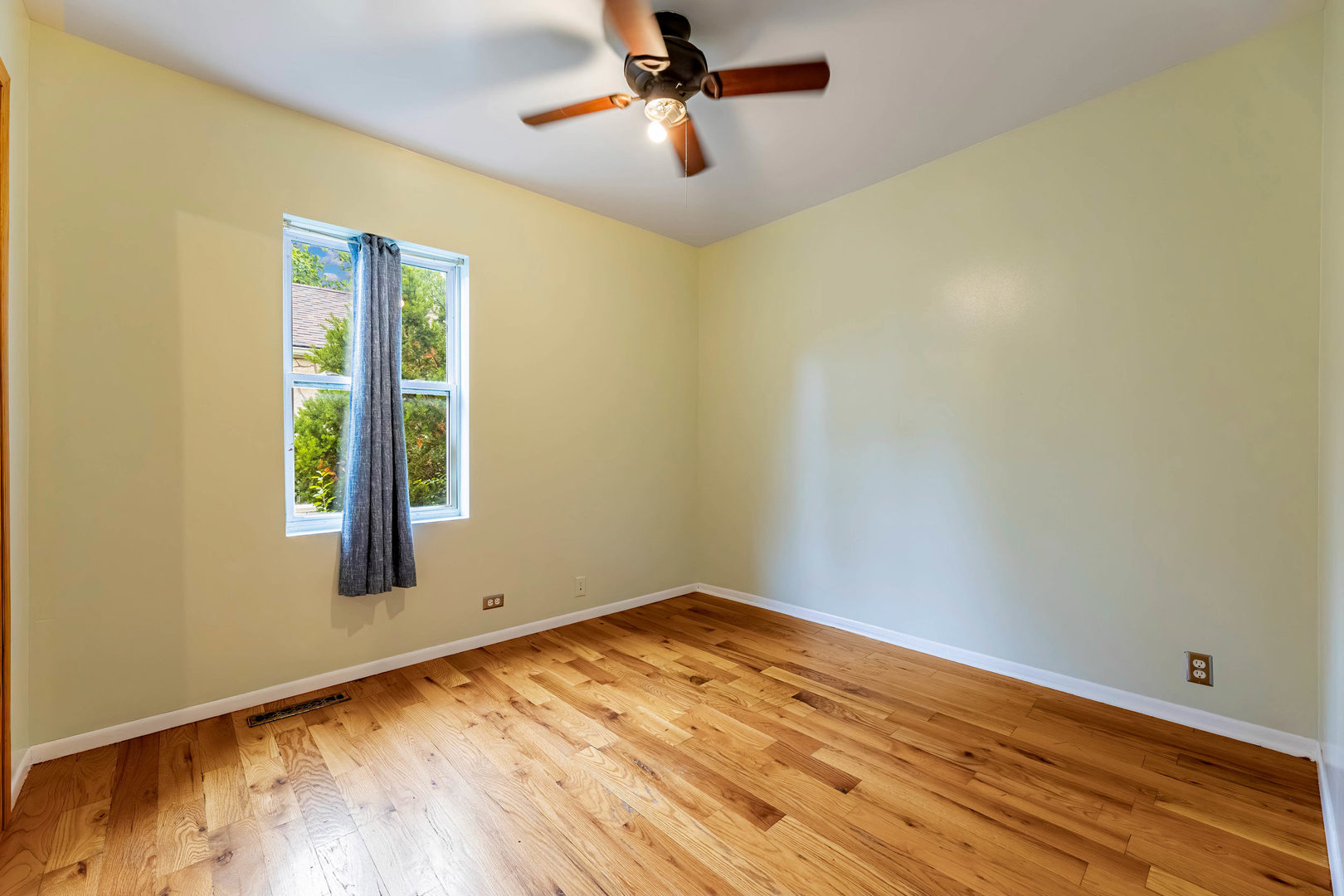 115 N State Street Property Photo 15