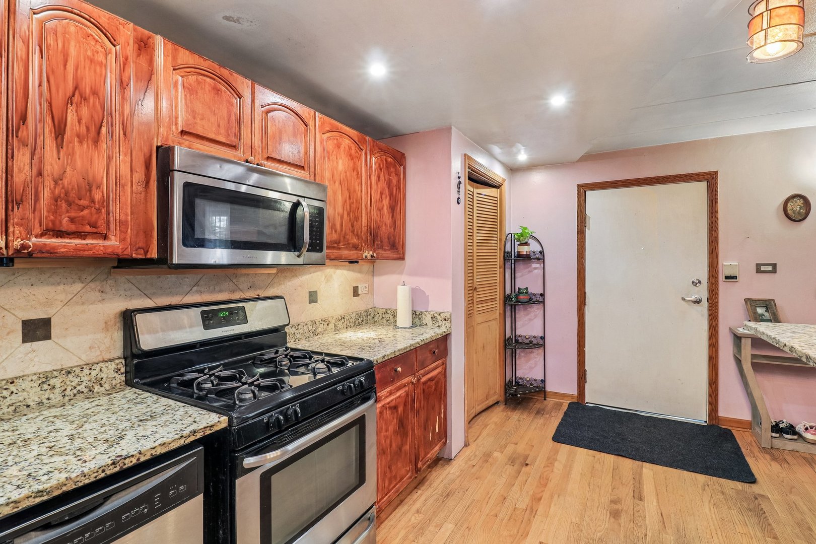 10033 Irving Park Road 1b Property Photo 6