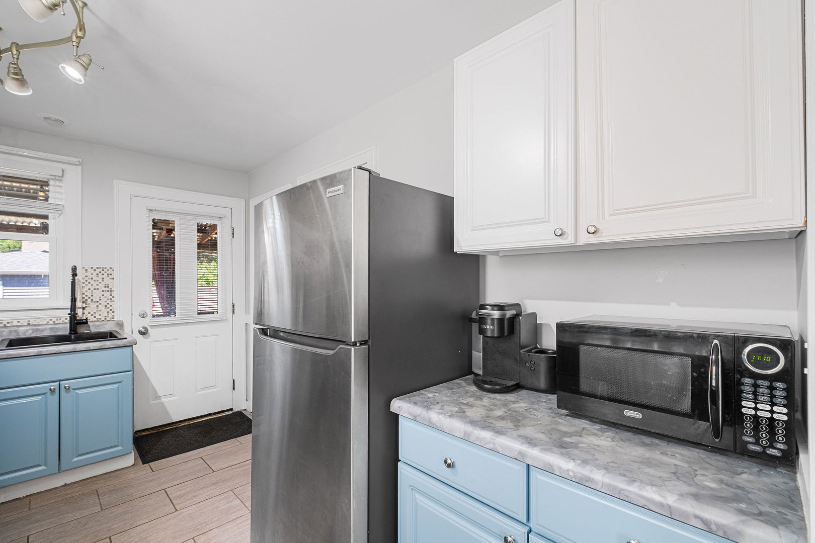 5126 N Mulligan Avenue Property Photo 11