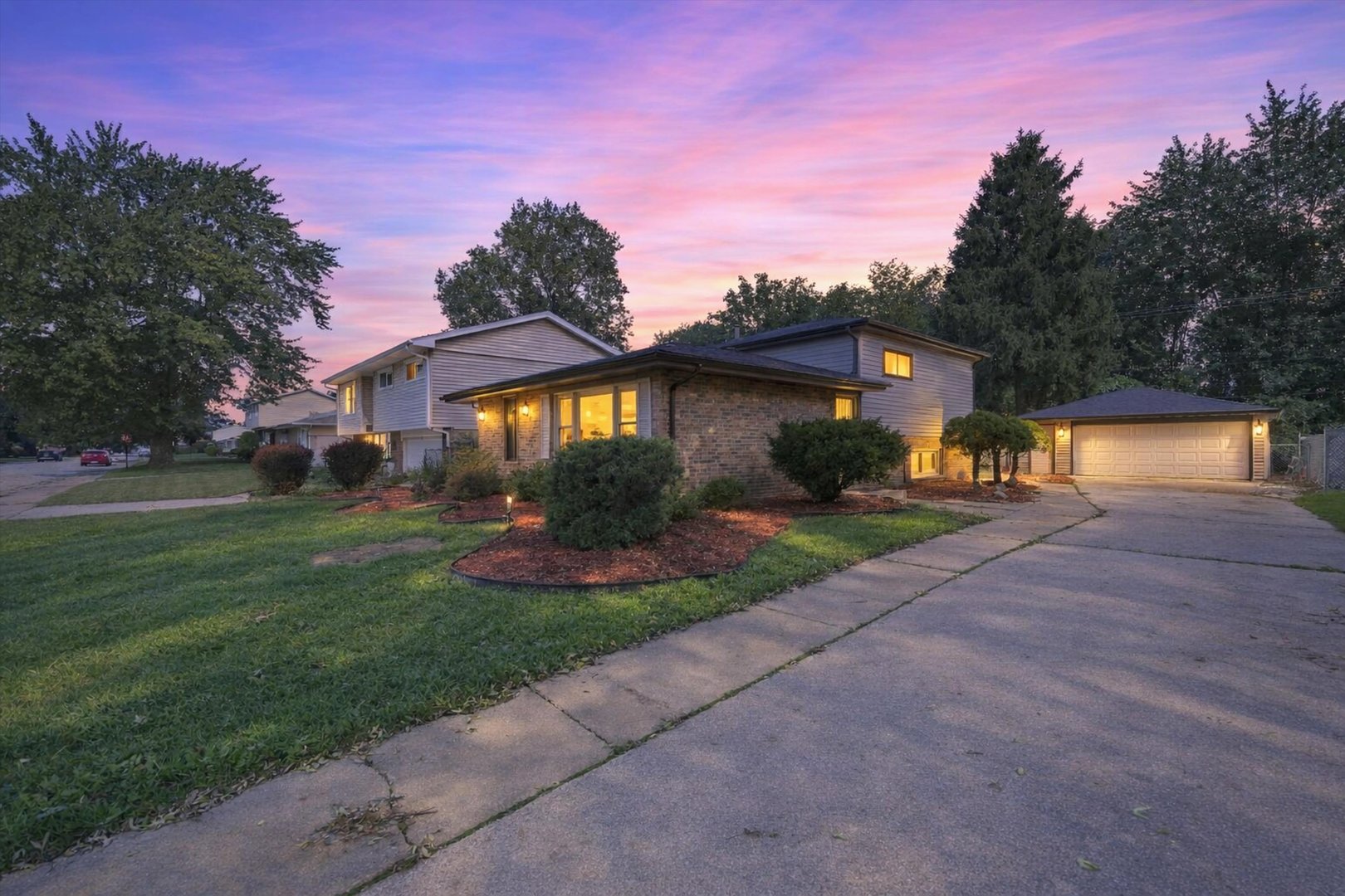 15207 Waterman Drive Property Photo 1