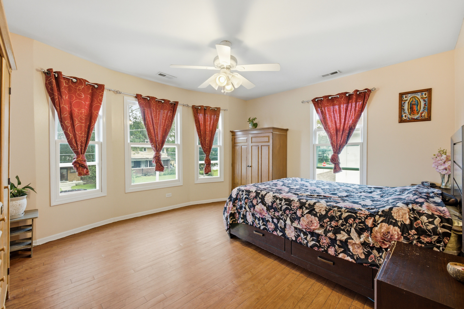 459 N Spring Street Property Photo 14