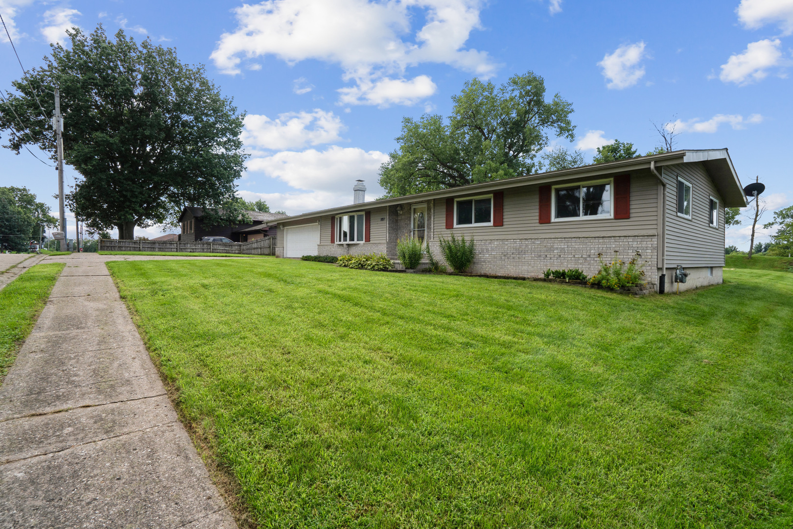 327 38th Avenue Property Photo 2
